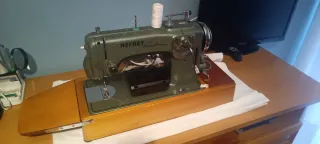 Máquina de coser Refrey Transforma