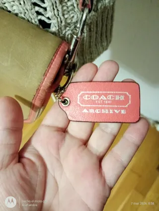 Bolso bandolera piel Coach beige y coral