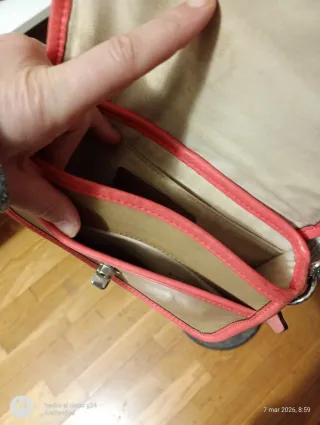 Bolso bandolera piel Coach beige y coral