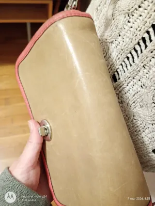 Bolso bandolera piel Coach beige y coral