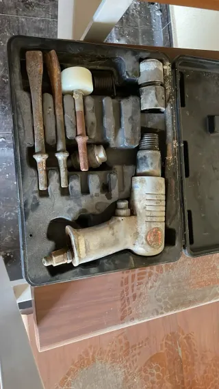 Pistola Martillo Neumático y Cinceles