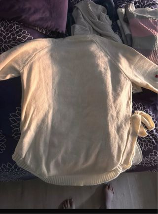 Jersey beige con corazones rojos talla única