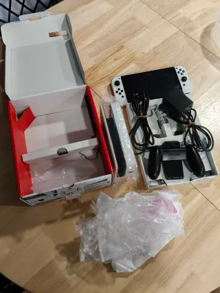 Nintendo Switch OLED Blanca y Negra