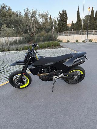 Tapas Negras Husqvarna 701 SM