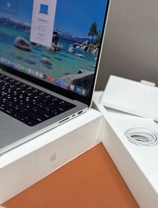 MacBook Air 15” M3 Plata