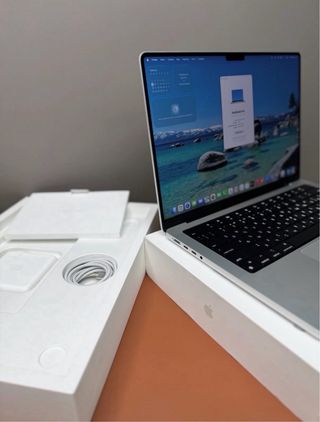 MacBook Air 15” M3 Plata