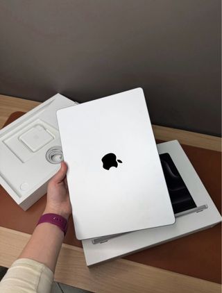 MacBook Air 15” M3 Plata