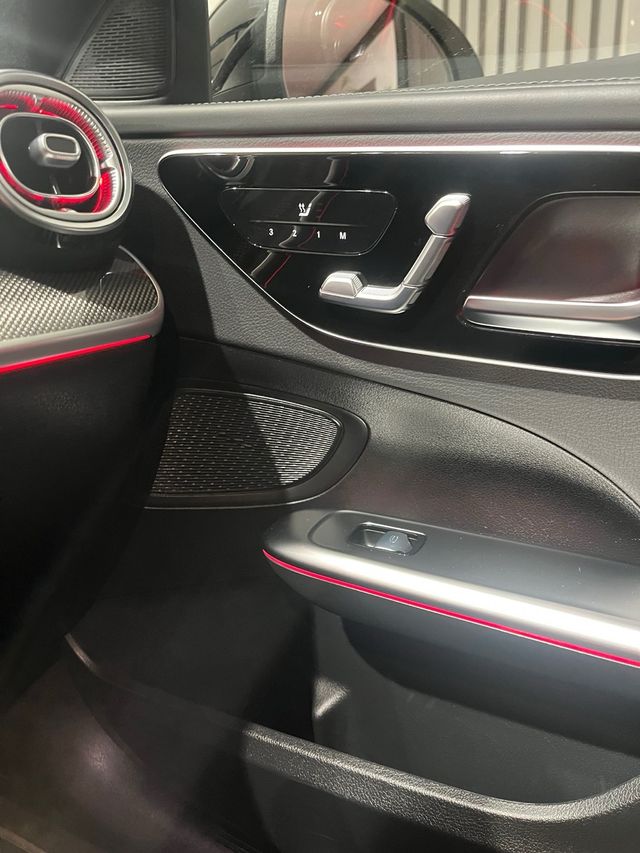 Mercedes-Benz Clase C300 AMG 258cv