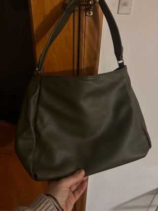 Borsa donna verde militare con borchie