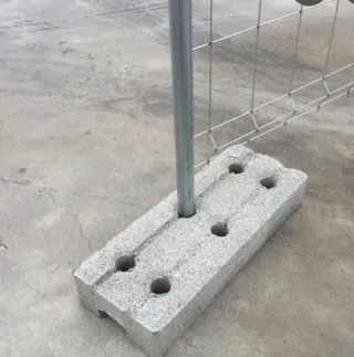 Base hormigón para vallas metálicas