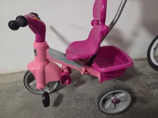 Triciclo rosa para bebé de Feber