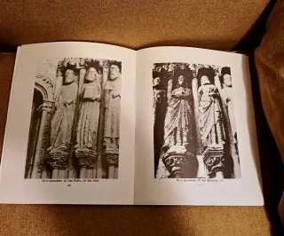 Libro estudio iconografico de la portada Ávila