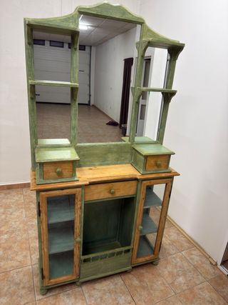 Mueble tocador con espejo y vitrinas