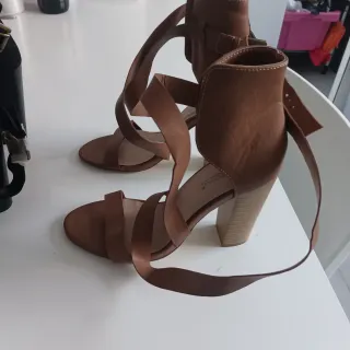 Sandalias tacón ShoeDazzle negras