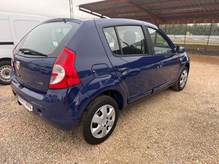 Dacia Sandero 2011
