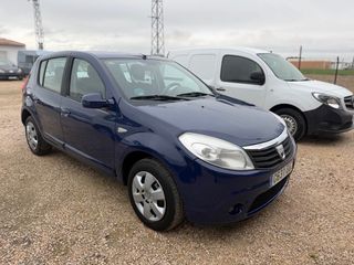 Dacia Sandero 2011