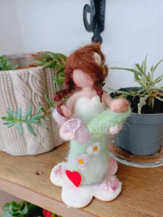 Figura Waldorf Mamá con Bebés