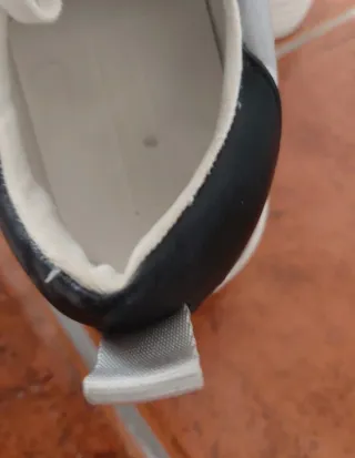 Zapatillas Zara Lunares Grises y Blancas