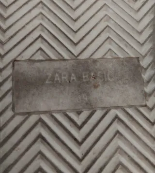 Zapatillas Zara Lunares Grises y Blancas