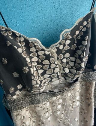 Vestido Isabel Sanchís pedrería y encaje