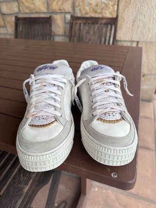 Sneakers Off-White grigie e bianche