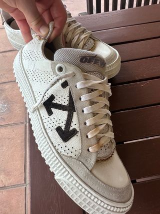 Sneakers Off-White grigie e bianche