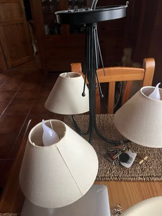 Lámpara de mesa tela y metal