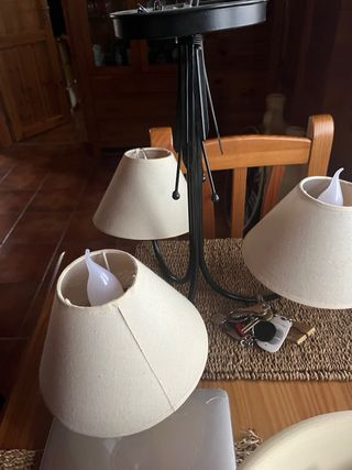 Lámpara de mesa tela y metal