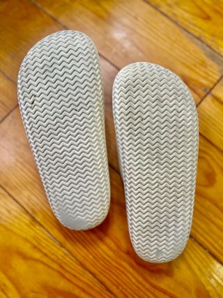 Chanclas Bershka Blancas Unisex