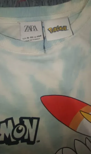 Camiseta Pokémon Pikachu y Scorbunny Talla 9-10