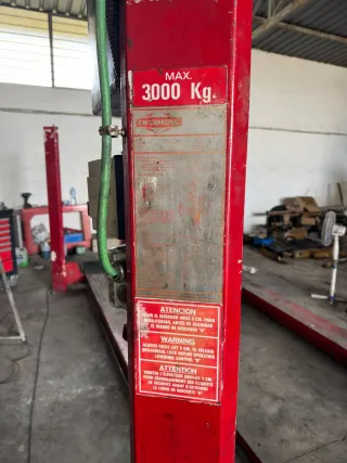 Elevador de 4 columnas para taller