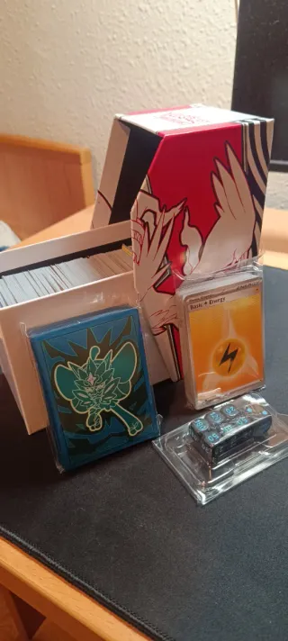 Pokemon ETB Caja Sorpresa