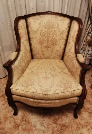 Coppia di poltrone stile Luigi XV imbottite