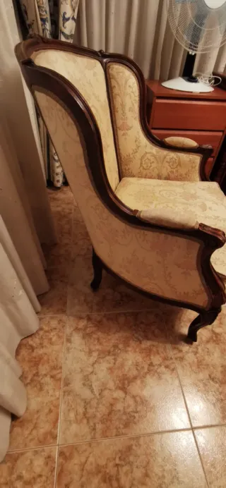 Coppia di poltrone stile Luigi XV imbottite