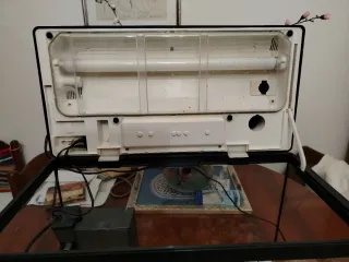 Acquario nero con accessori