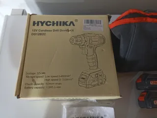 Taladro Hychika 12V con accesorios