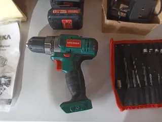 Taladro Hychika 12V con accesorios