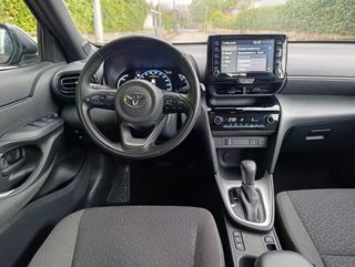 Toyota Yaris Cross 120h Hibrido sólo 8.000km!!!