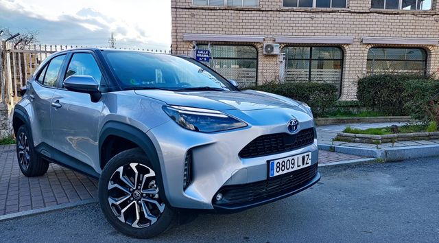 Toyota Yaris Cross 120h Hibrido sólo 8.000km!!!