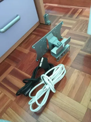 Televisor Samsung LCD Blanco 23"