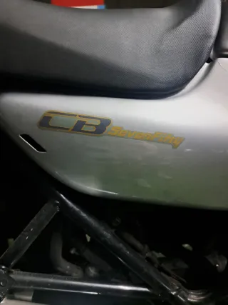 Honda CB750 Seven Fifty Plata del 97