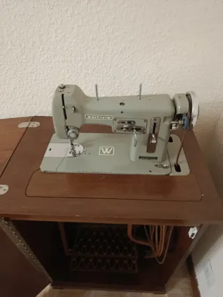 Máquina de coser Wertheim años 60