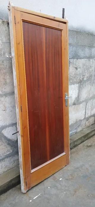 Puerta madera 206x89 buen estado