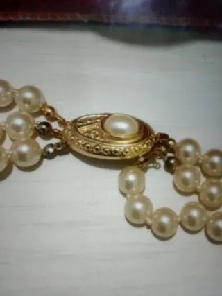 Collana perle lunga con nodo oro e placchetta oro