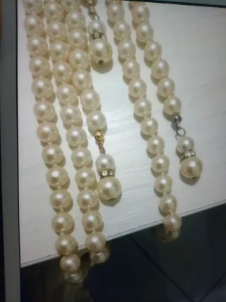 Collana perle lunga con nodo oro e placchetta oro