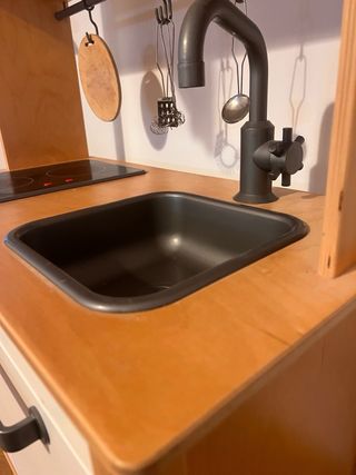 Cocina de juguete con accesorios,