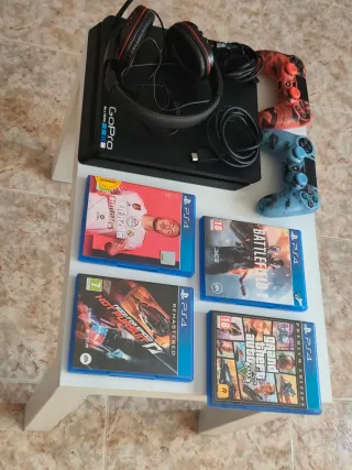 Console PS4 512 GB + Giochi e Accessori