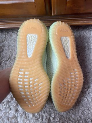 Adidas Yeezy Boost 350 V2 Hyperspace