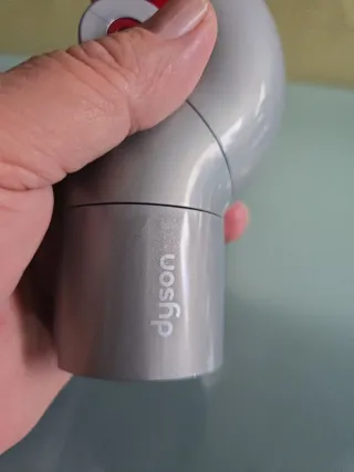 dyson Gen5detect limpieza bajo muebles