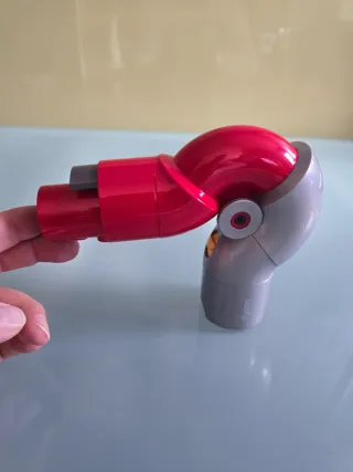 dyson Gen5detect limpieza bajo muebles